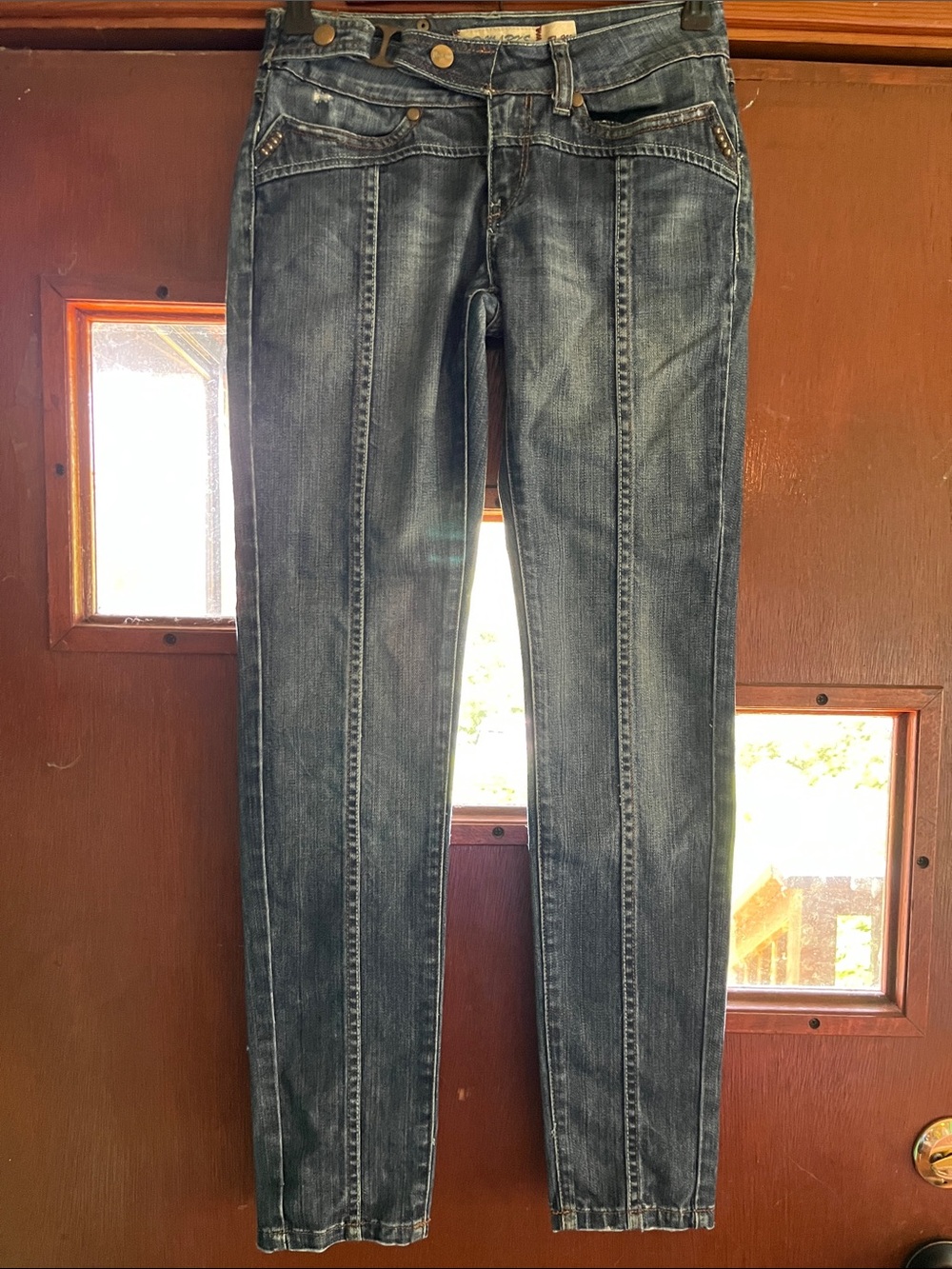Women's R. Marks Dark Blue Skinny Jeans with Center Seam Detail W 25” L 30.5”